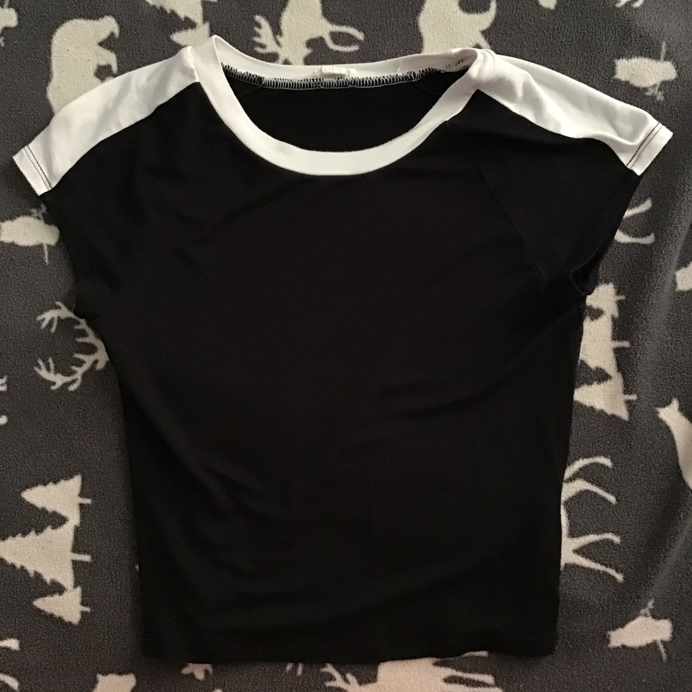 Garage contrast crop top